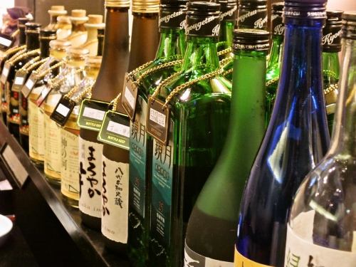 　【ボトルキープの数々】