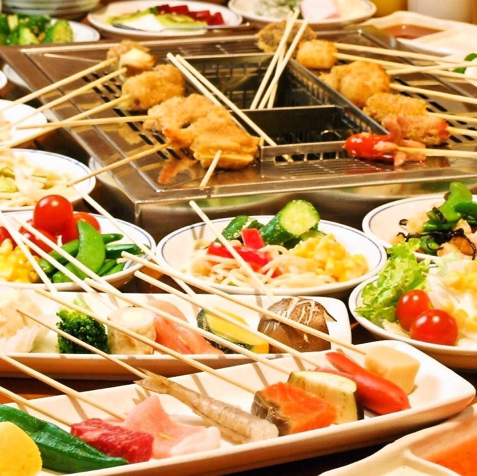 Approximately 70 kinds of skewers & side menus & desserts ♪ Popular with dates and girls-only gatherings!