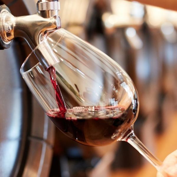 歡樂時光開始！ 17:00 至 19:00 期間指定食品和飲料五折優惠