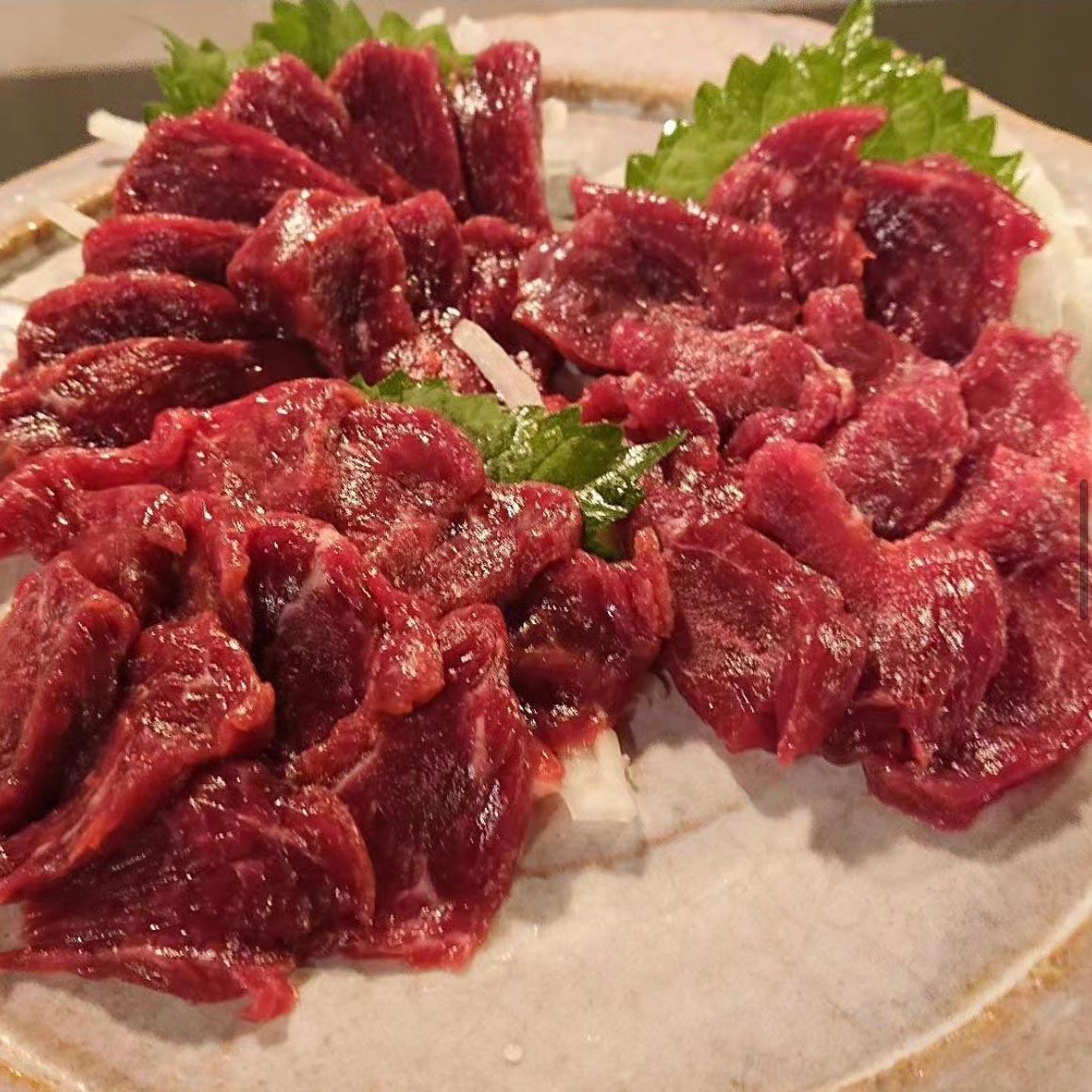 新鮮な馬刺しや魚介、熊本料理を存分にご堪能ください。