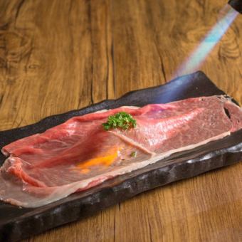 가고시마현산 흑모 와규 대형 고기 스시(모모육)
