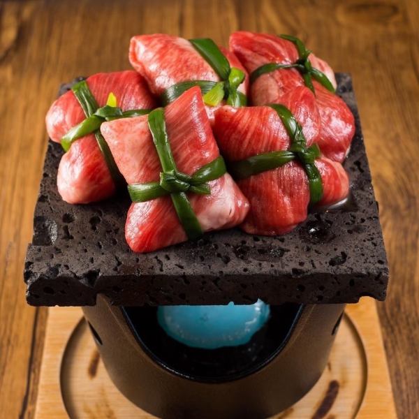 博多もんは「タン☆」シリーズがアツイ!!◎牛タン溶岩焼きたんしゃぶ、ネギ巻きタンしゃぶなどなど