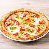 大人数でシェアして楽しむのにぴったりのサイズ感の【人気のマルゲリータピザ！】みんなでピザを楽しもう