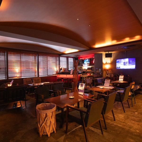 【平日限定★激安飲み放題】2H1500円(税込)！＋300円で生ビール付きに！！BARならではのカクテルと居酒屋系ドリンクも御用意の飲み放題♪（60種以上が飲み放題♪）リキュールとソフトドリンクを組み合わせて自分好みのカクテルを作れちゃう！！
