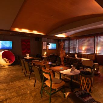 You can also rent the entire place out. *Fully-private reservations are possible for 15 to 30 people, including standing receptions.