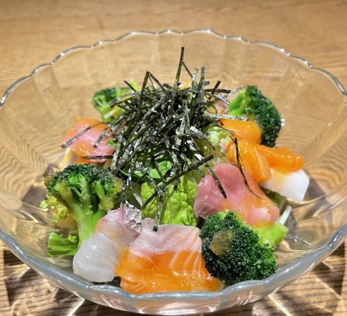 ゴロゴロ野菜の海鮮サラダ