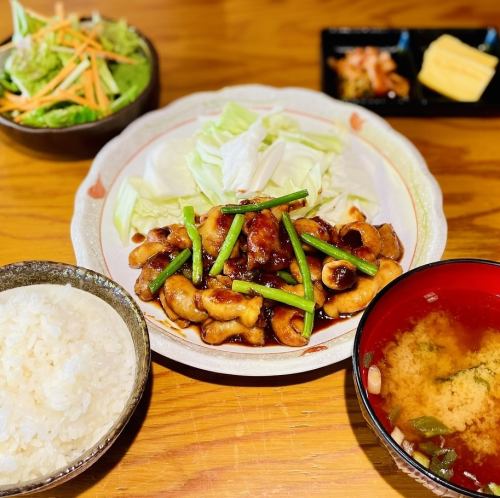 ホルモン味噌炒め定食