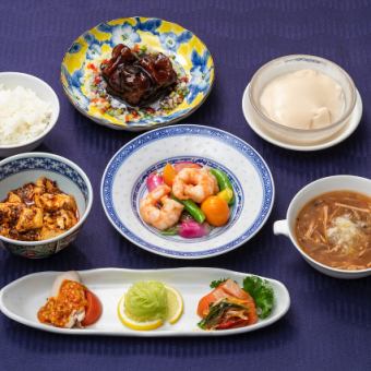 季節の食材を使用！『四川コース』　 6600円(税込)