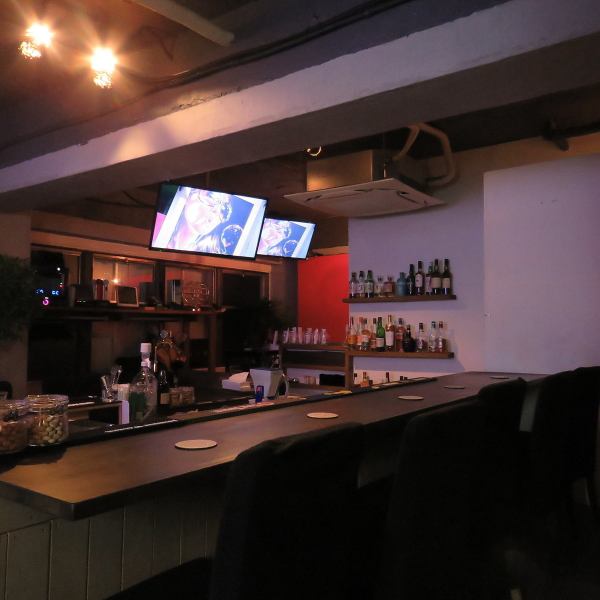 Of course, you are also welcome to stop by for a second drink. The best part of BAR G-style is the counter!! Come and enjoy a relaxing time after work at our bar. We also have many customers who come for a meal! You will definitely be satisfied with our delicious food, wide selection of beers and various bottled drinks.