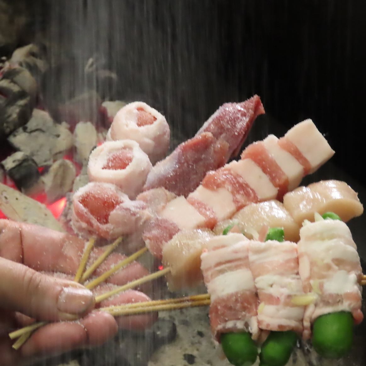 職人が丁寧に焼き上げる焼き鳥を片手に♪心ゆくまで大人時間をお楽しみください！