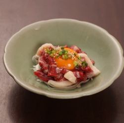 上馬ユッケ