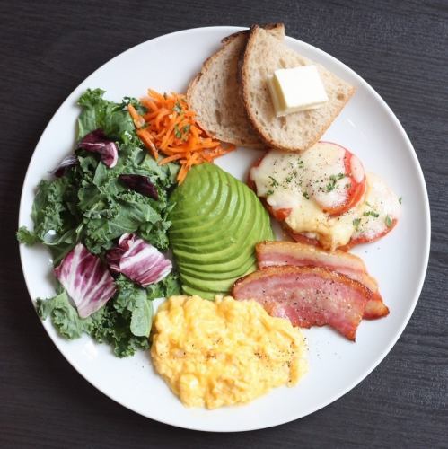 【C set】Bread, avocado, grilled tomato, carrot rapee, kale, bacon, scrambled eggs