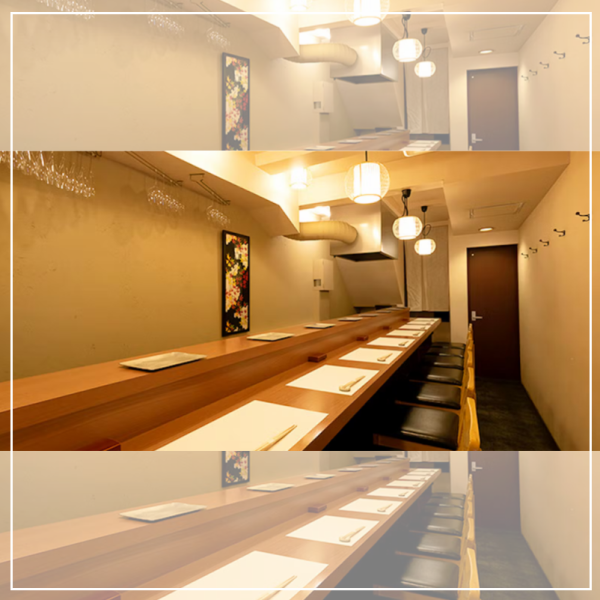 お寿司屋さんとは思えない、和洋折衷の趣きのあるお洒落な空間です。落ち着いた店内で、ゆっくりとした時間をお過ごし下さい。