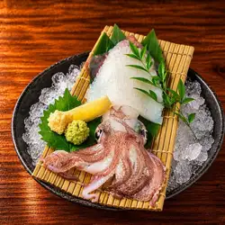 玄界灘産イカの姿造り