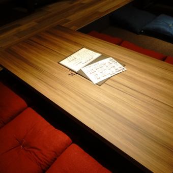 [Tatami room] Each seat is spaciously designed.