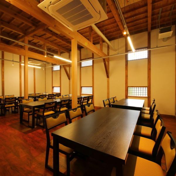For private banquets and ceremonies, Shohachi classic is recommended. Good old Japanese scenery surrounded by bamboo grove and peach fields ... Enjoy a high-quality space with the scent of wood renovated from the warehouse.