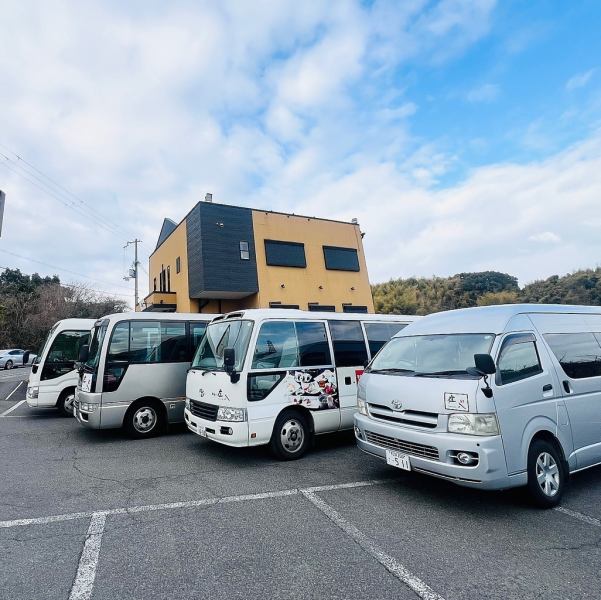 幹事様必見！ご予算に合わせて宴会プランを多数ご用意。鍋宴会、居酒屋風メニュー、会席などなど！法事や同窓会でのお集まりでも多くご利用いただいております！ご人数にあわせて個室をご用意しますので、お気軽にご相談ください！年配の方にも安心な個室テーブル席をご用意。カラオケプランもあります。