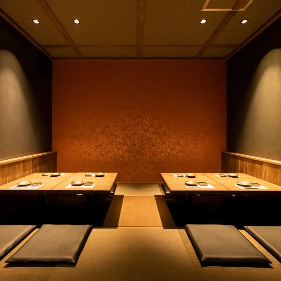 Enjoy Japanese cuisine that will satisfy the protagonist in a private Japanese room.