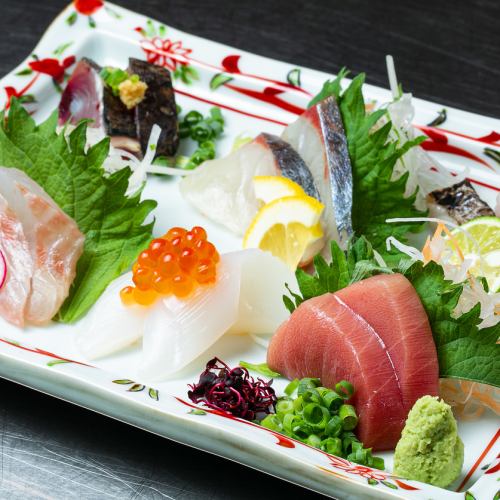 Assorted sashimi (1 portion)