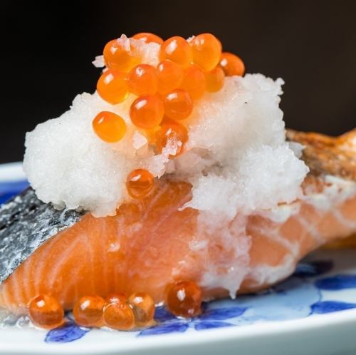 Salmon and salmon roe oyakoyaki