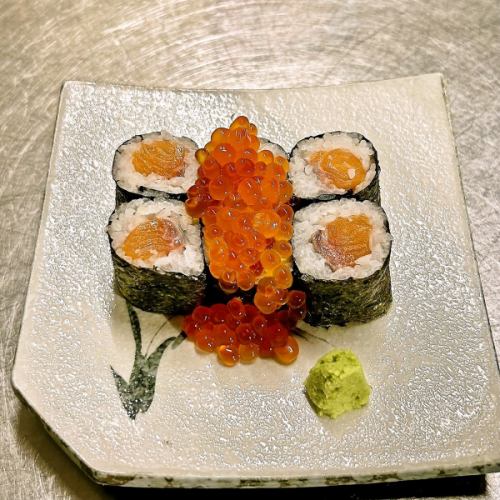 Salmon and salmon roe roll