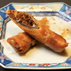 Delicious and spicy! Autumn eggplant spring rolls