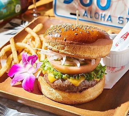 [Lunch only ☆ Value set] Cheeseburger & Acai