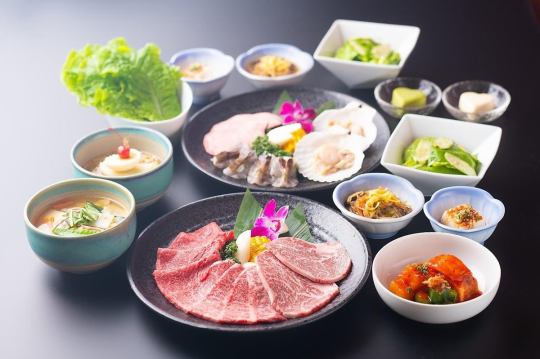 <对于各种宴会>标准套餐（2小时制）加2200日元可以更改为无限畅饮（90分钟制）。