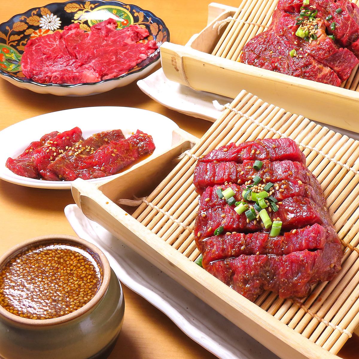 宴会や家族団らんの時間にも◎注文後に切って提供するハラミや希少部位を贅沢に堪能!