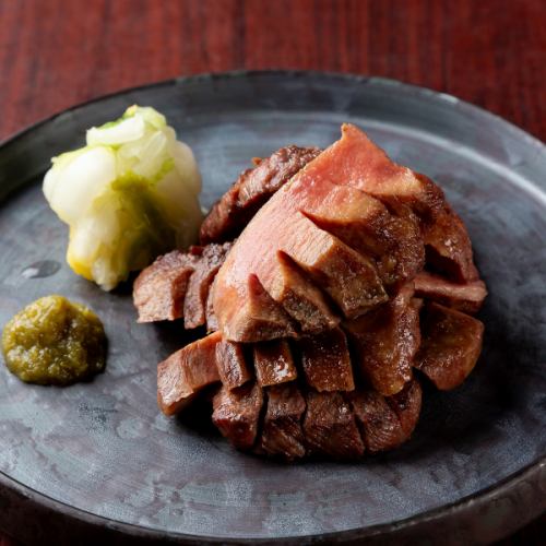 Thickly sliced charcoal grilled beef tongue