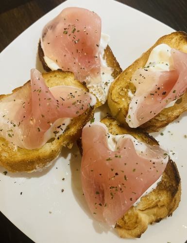 Greek yogurt and prosciutto baguette