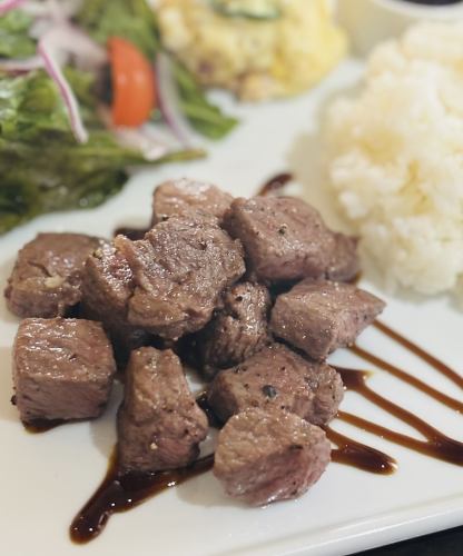ミスジ肉のサイコロステーキ