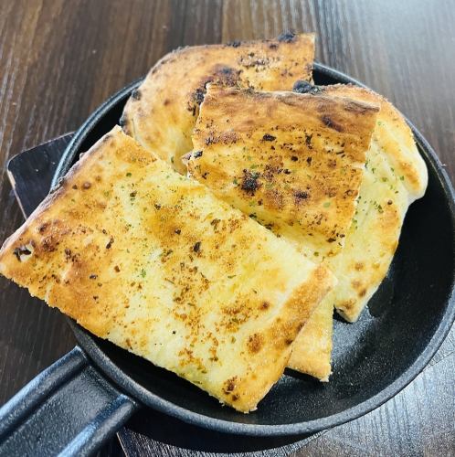 もちもちガーリックトースト