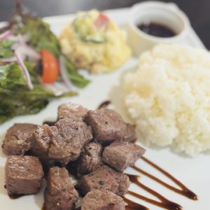 ミスジ肉のサイコロステーキ 1プレート