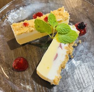 セミフレッドクランブルチーズケーキ