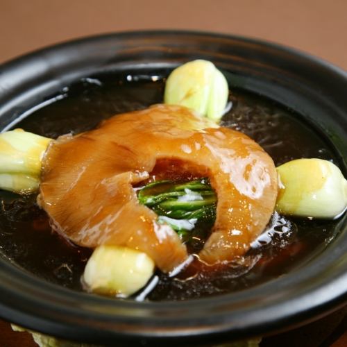 Simmered boiled shark's fin