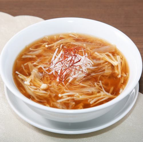 フカヒレ入りスープ麺