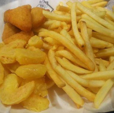 Cheese, French fries, and fried shrimp (3 kinds)