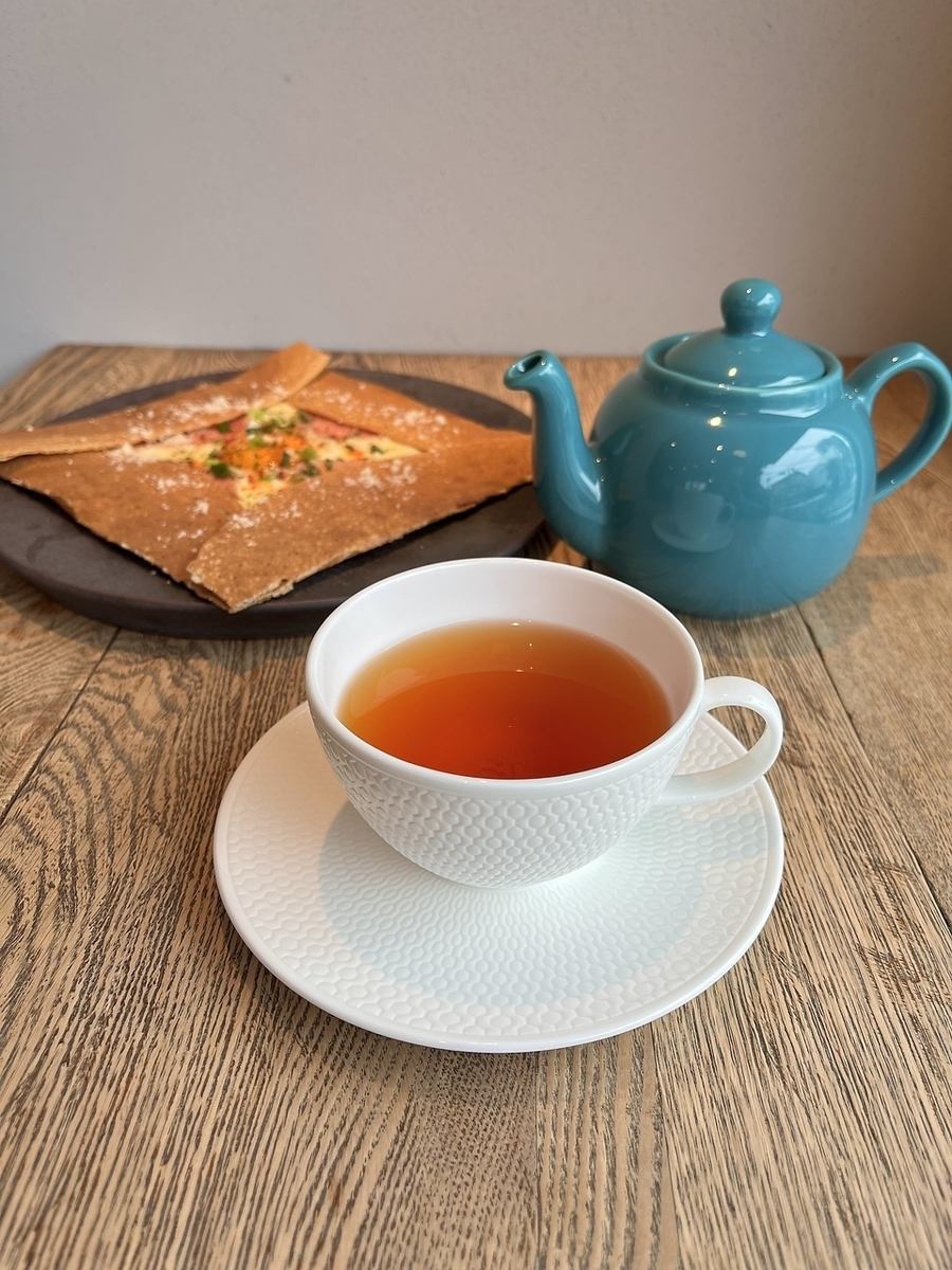 免费茶的发源地。我们提供种类繁多的茶，例如红茶和花草茶。