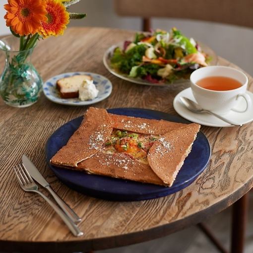 [Weekday lunch reservation from 11-12 noon] Salad, galette, dolce + tea free course ♪ From 2,560 yen including tax
