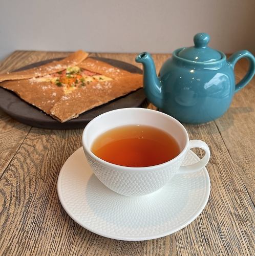 Tea Free + Galette Set