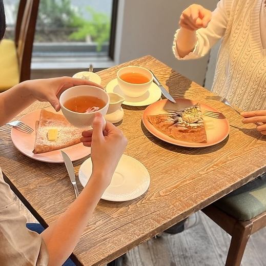 【お洒落空間】オシャレな空間は女子会やデートでご利用頂いています♪開放感のある店内で快適な時間を過ごしてはいかがでしょうか？♪