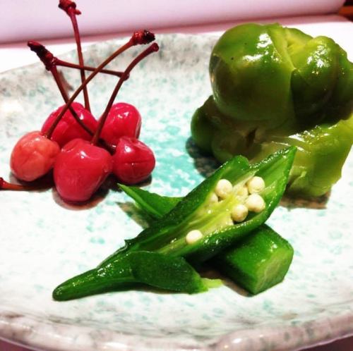 Assorted pickles