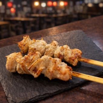 ★当店自慢の新鮮な鶏肉を備長炭で一本一本丁寧にお焼きします。