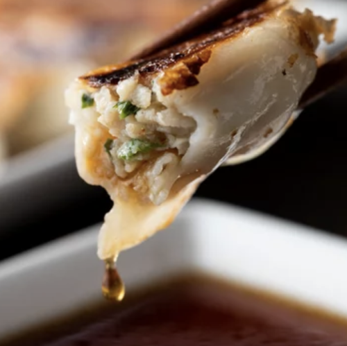 イチオシコレ!国産素材使用!餡から全て自家製!竜王自慢こだわり餃子!