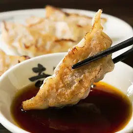 イチオシコレ!国産素材使用!餡から全て自家製!竜王自慢こだわり餃子!