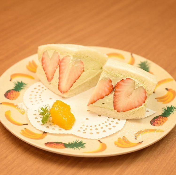 フルーツとサンドのお店 ラ クンチーナ 公式