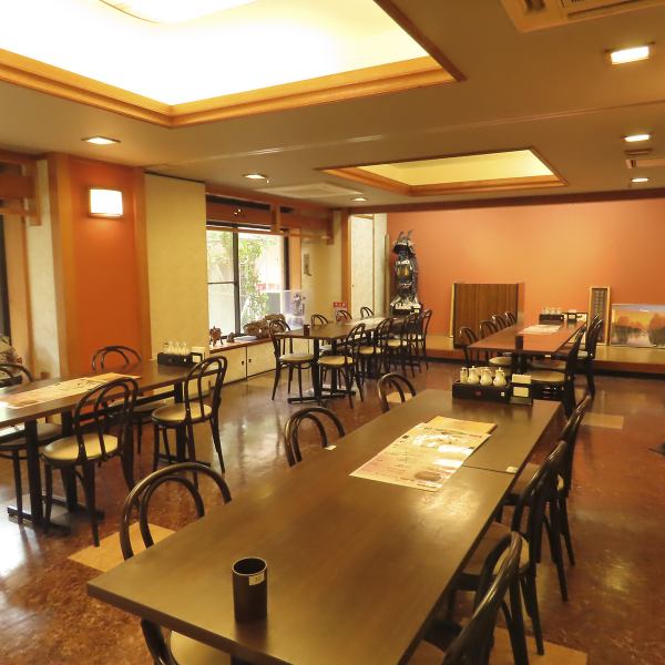 【バリアフリー対応で安心の店内】段差のないバリアフリー設計で、車椅子やベビーカーをご利用のお客様も安心してご来店いただけます◎どなたにも心配なく食事を楽しんでいただき、快適に過ごしていただける優しい空間です。