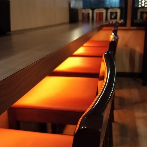 <p>隠れ家のような和風BAR。ゆったりとした大人時間をお楽しみください。おひとり様大歓迎です。</p>