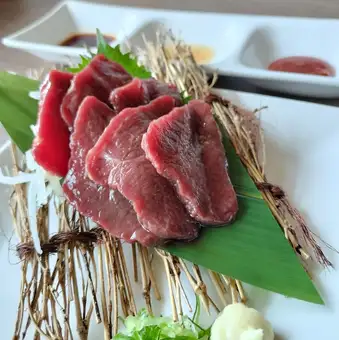 馬刺し 赤身 3種のタレで